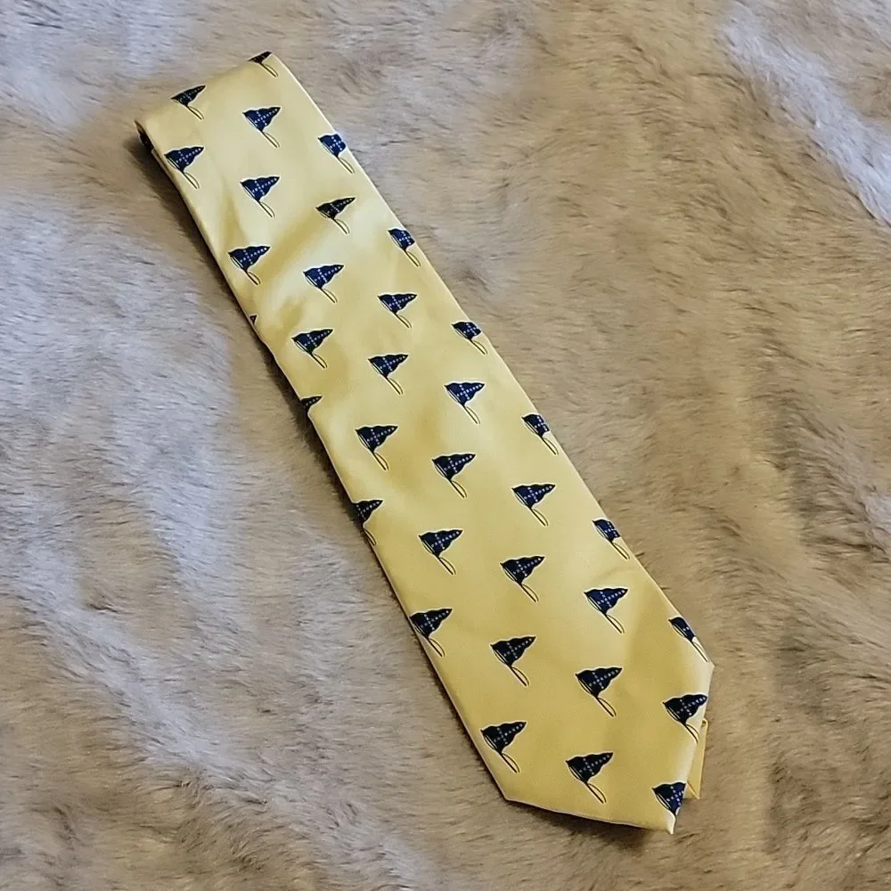 VINEYARD VINES SEAWANHAKA CORINTHIAN YACHT CLUB 100% SILK TIE